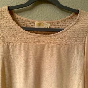 Nation LTD Abigail Festival Tee
Antique White
More light rose color in person.